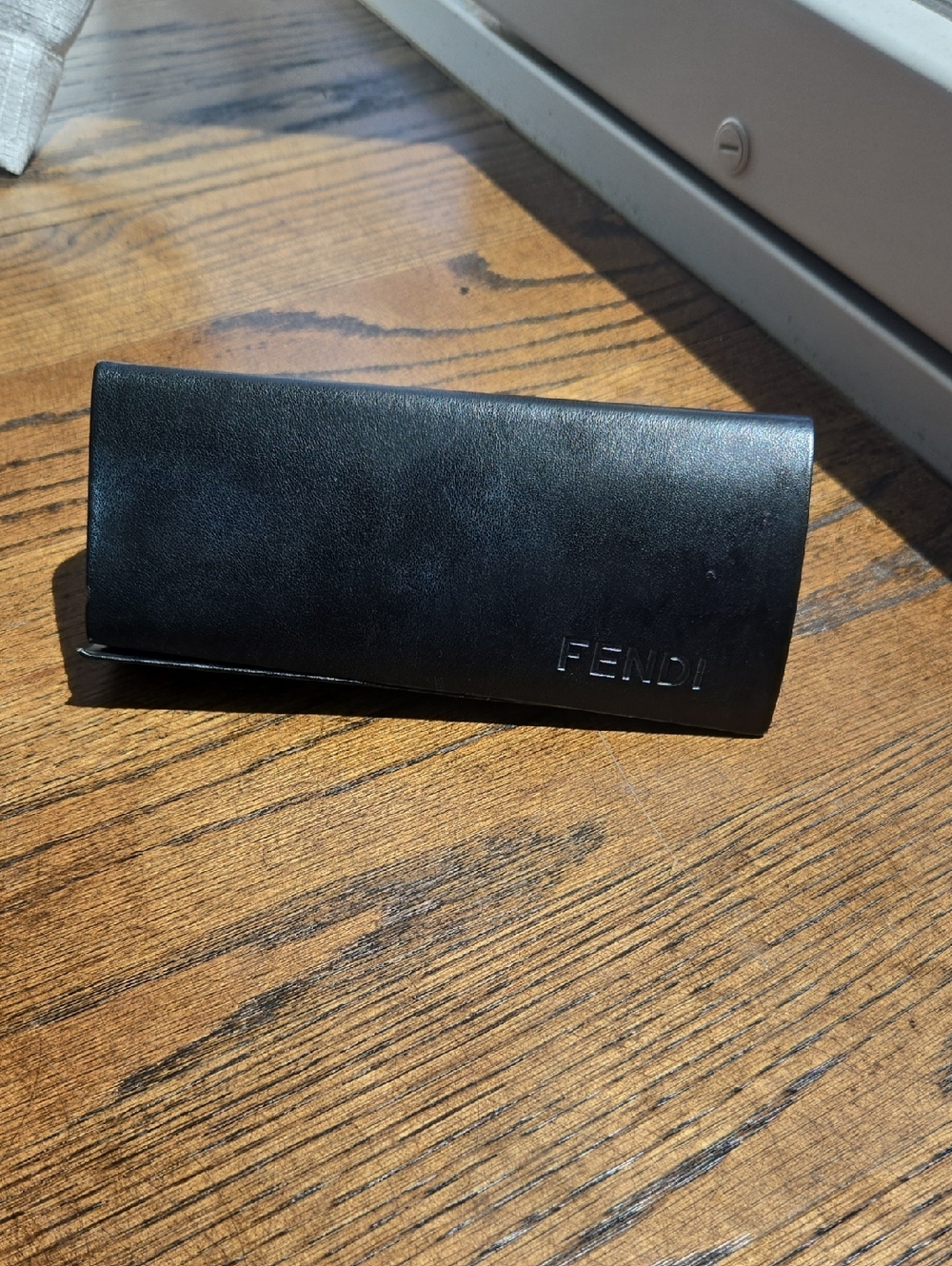 Fendi Black Leather Sunglass. Twist Case